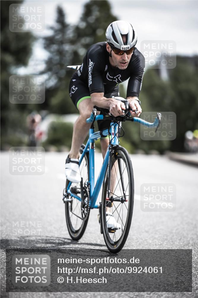 21.06.2026 - 29. Vierlanden-Triathlon H.Heesch http://msf.ph/oto/9924061 21.06.2026 13:05:48 Radfahren 1029 meine-sportfotos.de
