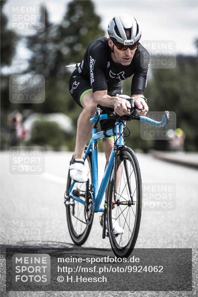 21.06.2026 - 29. Vierlanden-Triathlon H.Heesch http://msf.ph/oto/9924062 21.06.2026 13:05:48 Radfahren 1029 meine-sportfotos.de