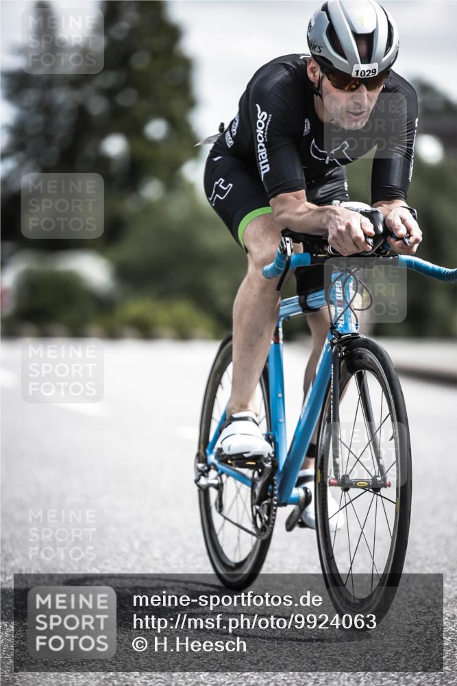21.06.2026 - 29. Vierlanden-Triathlon H.Heesch http://msf.ph/oto/9924063 21.06.2026 13:05:48 Radfahren 1029 meine-sportfotos.de