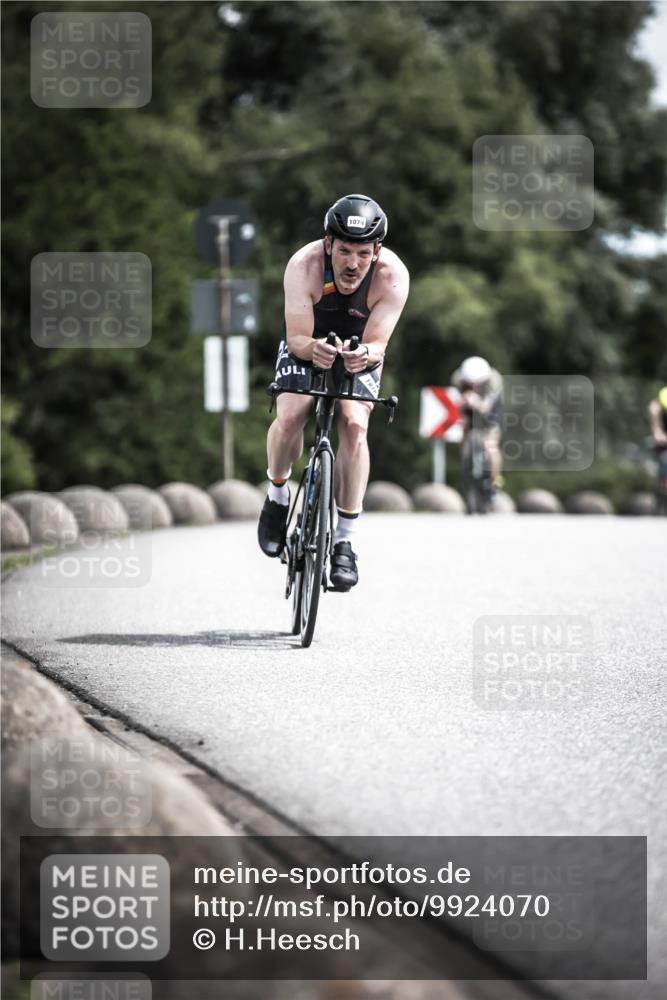 21.06.2026 - 29. Vierlanden-Triathlon H.Heesch http://msf.ph/oto/9924070 21.06.2026 13:05:52 Radfahren 1079 meine-sportfotos.de