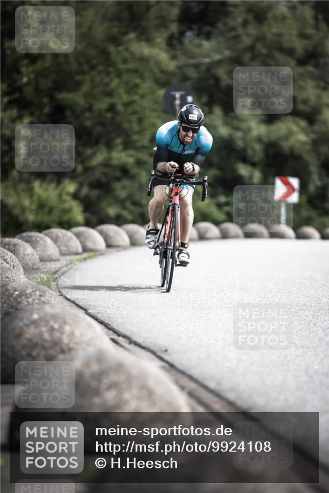 21.06.2026 - 29. Vierlanden-Triathlon H.Heesch http://msf.ph/oto/9924108 21.06.2026 13:06:04 Radfahren 1050 meine-sportfotos.de