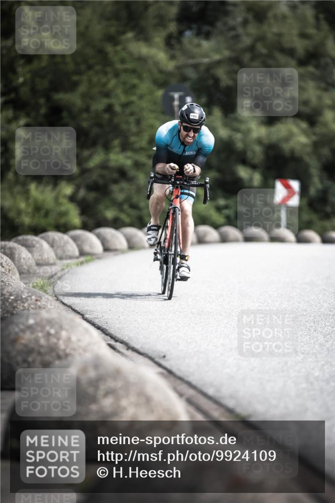21.06.2026 - 29. Vierlanden-Triathlon H.Heesch http://msf.ph/oto/9924109 21.06.2026 13:06:04 Radfahren 1050 meine-sportfotos.de