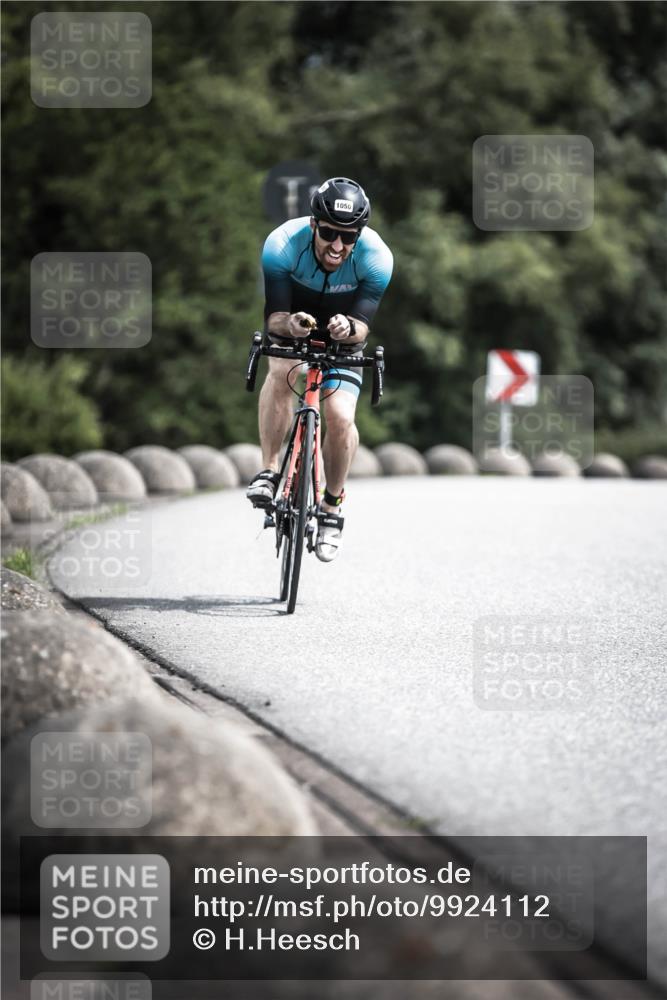 21.06.2026 - 29. Vierlanden-Triathlon H.Heesch http://msf.ph/oto/9924112 21.06.2026 13:06:04 Radfahren 1050 meine-sportfotos.de
