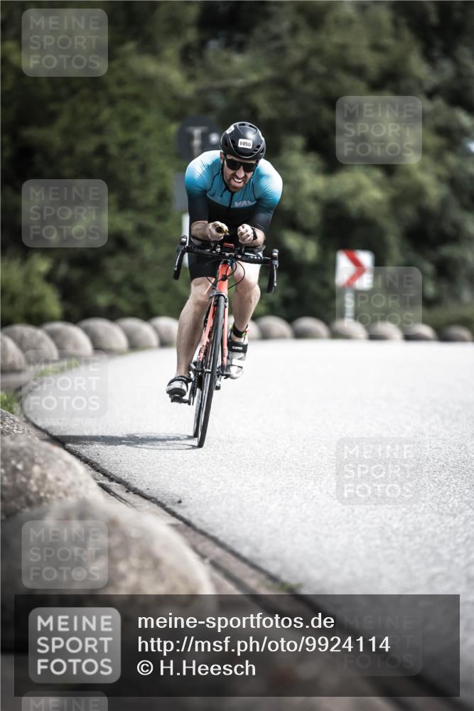21.06.2026 - 29. Vierlanden-Triathlon H.Heesch http://msf.ph/oto/9924114 21.06.2026 13:06:04 Radfahren 1050 meine-sportfotos.de