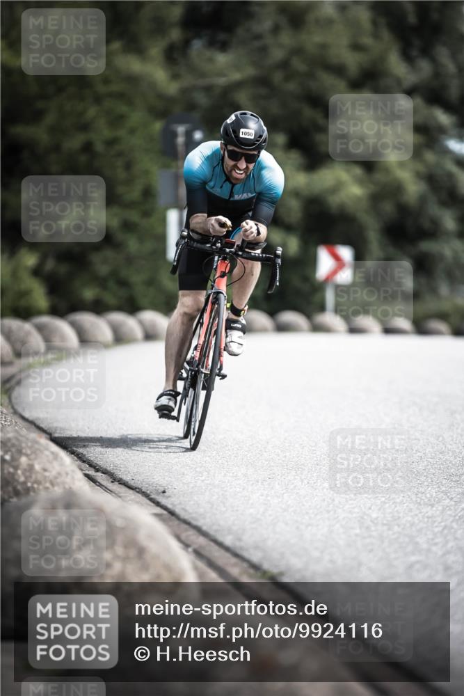 21.06.2026 - 29. Vierlanden-Triathlon H.Heesch http://msf.ph/oto/9924116 21.06.2026 13:06:04 Radfahren 1050 meine-sportfotos.de