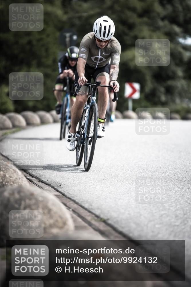 21.06.2026 - 29. Vierlanden-Triathlon H.Heesch http://msf.ph/oto/9924132 21.06.2026 13:06:29 Radfahren 1065 meine-sportfotos.de