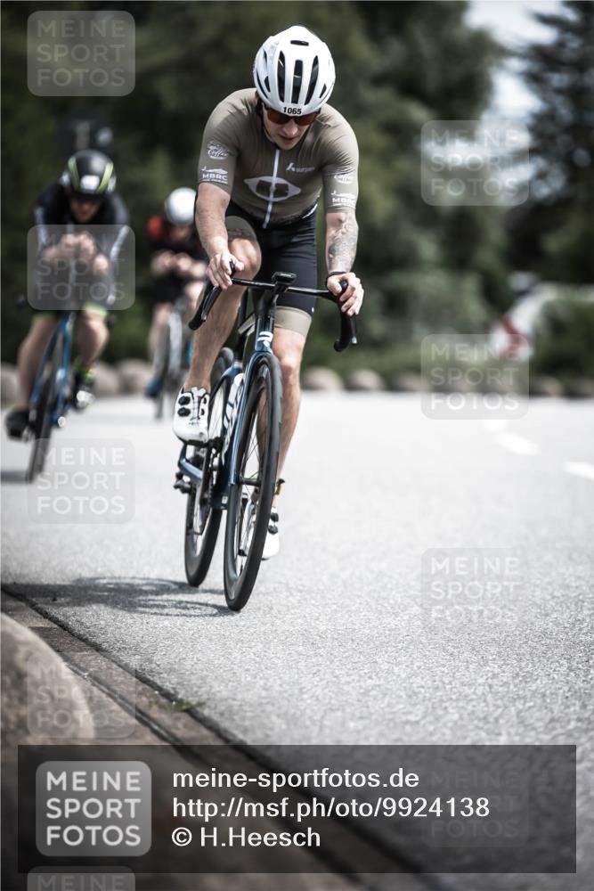 21.06.2026 - 29. Vierlanden-Triathlon H.Heesch http://msf.ph/oto/9924138 21.06.2026 13:06:29 Radfahren 1065 meine-sportfotos.de