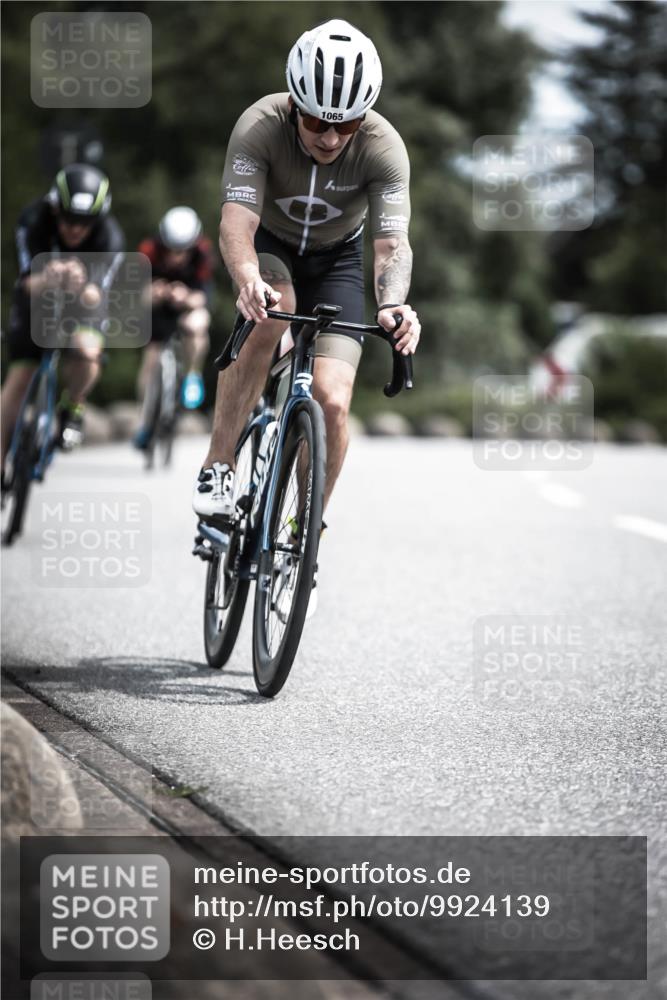 21.06.2026 - 29. Vierlanden-Triathlon H.Heesch http://msf.ph/oto/9924139 21.06.2026 13:06:29 Radfahren 1065 meine-sportfotos.de