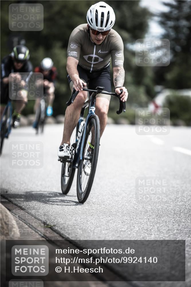21.06.2026 - 29. Vierlanden-Triathlon H.Heesch http://msf.ph/oto/9924140 21.06.2026 13:06:29 Radfahren 1065 meine-sportfotos.de