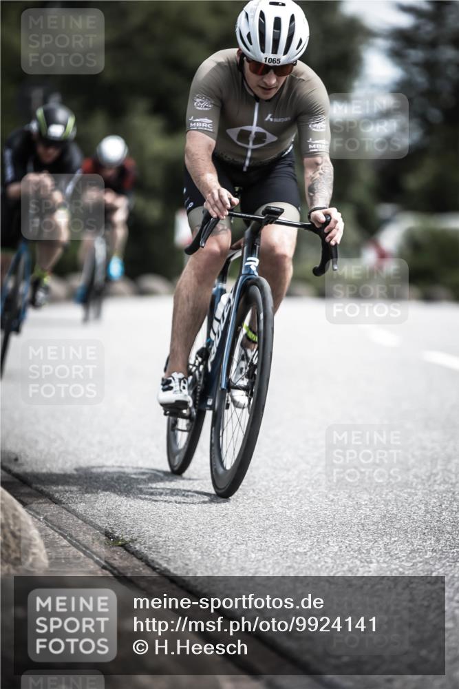 21.06.2026 - 29. Vierlanden-Triathlon H.Heesch http://msf.ph/oto/9924141 21.06.2026 13:06:29 Radfahren 1065 meine-sportfotos.de