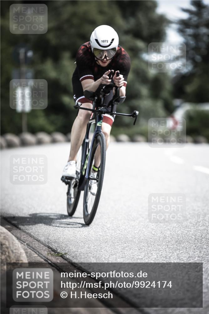 21.06.2026 - 29. Vierlanden-Triathlon H.Heesch http://msf.ph/oto/9924174 21.06.2026 13:06:36 Radfahren 1072 meine-sportfotos.de