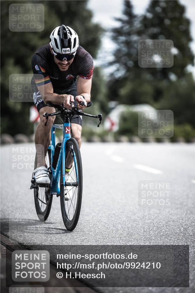 21.06.2026 - 29. Vierlanden-Triathlon H.Heesch http://msf.ph/oto/9924210 21.06.2026 13:06:46 Radfahren 1075 meine-sportfotos.de