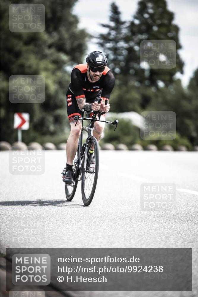 21.06.2026 - 29. Vierlanden-Triathlon H.Heesch http://msf.ph/oto/9924238 21.06.2026 13:07:10 Radfahren 1090 meine-sportfotos.de