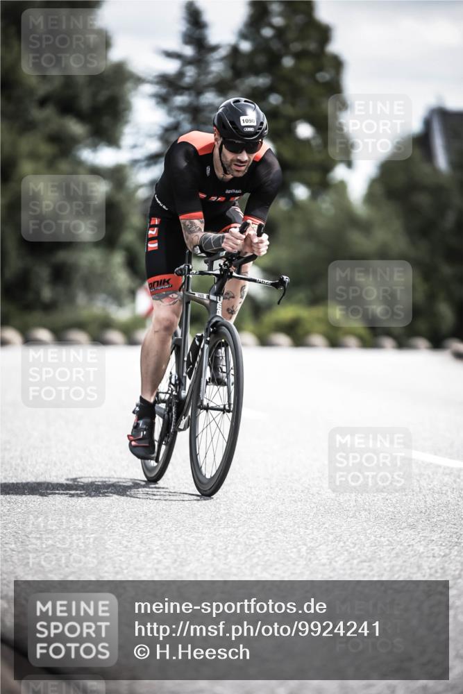 21.06.2026 - 29. Vierlanden-Triathlon H.Heesch http://msf.ph/oto/9924241 21.06.2026 13:07:10 Radfahren 1090 meine-sportfotos.de