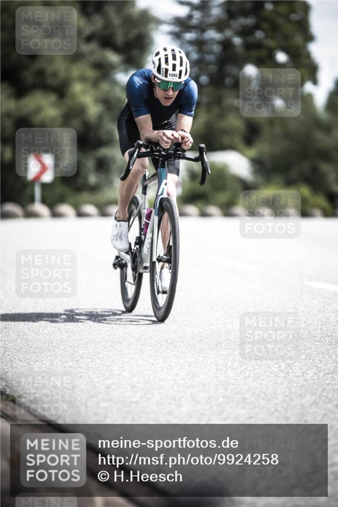 21.06.2026 - 29. Vierlanden-Triathlon H.Heesch http://msf.ph/oto/9924258 21.06.2026 13:07:31 Radfahren 1085 meine-sportfotos.de