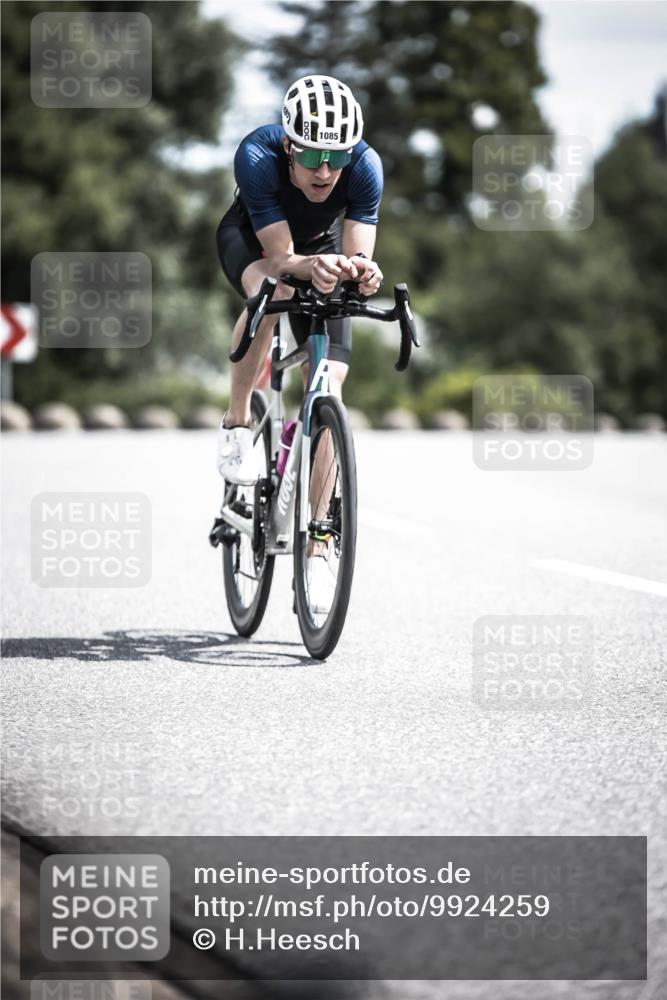 21.06.2026 - 29. Vierlanden-Triathlon H.Heesch http://msf.ph/oto/9924259 21.06.2026 13:07:31 Radfahren 1085 meine-sportfotos.de