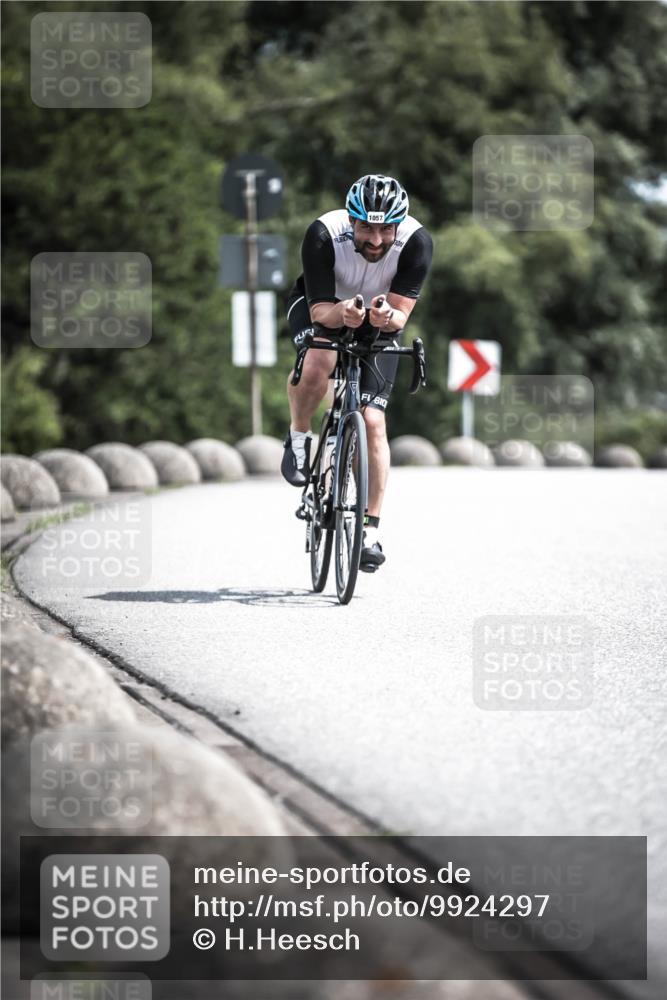 21.06.2026 - 29. Vierlanden-Triathlon H.Heesch http://msf.ph/oto/9924297 21.06.2026 13:08:12 Radfahren 1057, 610 meine-sportfotos.de