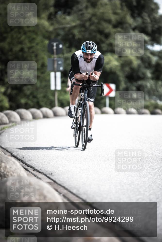 21.06.2026 - 29. Vierlanden-Triathlon H.Heesch http://msf.ph/oto/9924299 21.06.2026 13:08:12 Radfahren 1057 meine-sportfotos.de