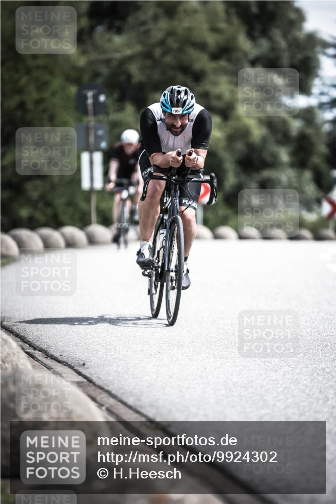 21.06.2026 - 29. Vierlanden-Triathlon H.Heesch http://msf.ph/oto/9924302 21.06.2026 13:08:12 Radfahren 1057 meine-sportfotos.de