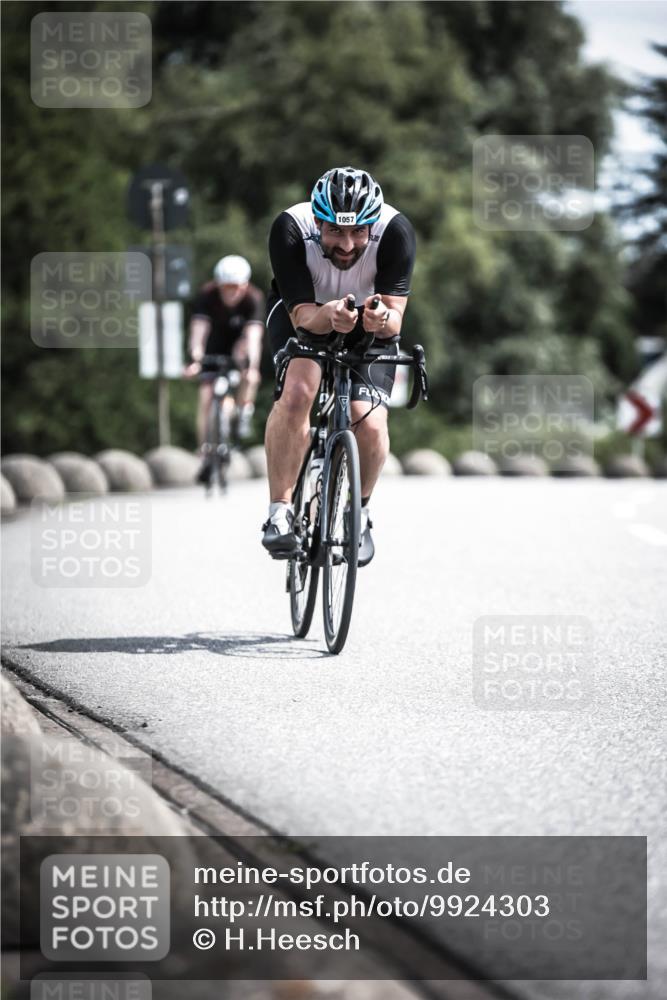 21.06.2026 - 29. Vierlanden-Triathlon H.Heesch http://msf.ph/oto/9924303 21.06.2026 13:08:12 Radfahren 1057 meine-sportfotos.de