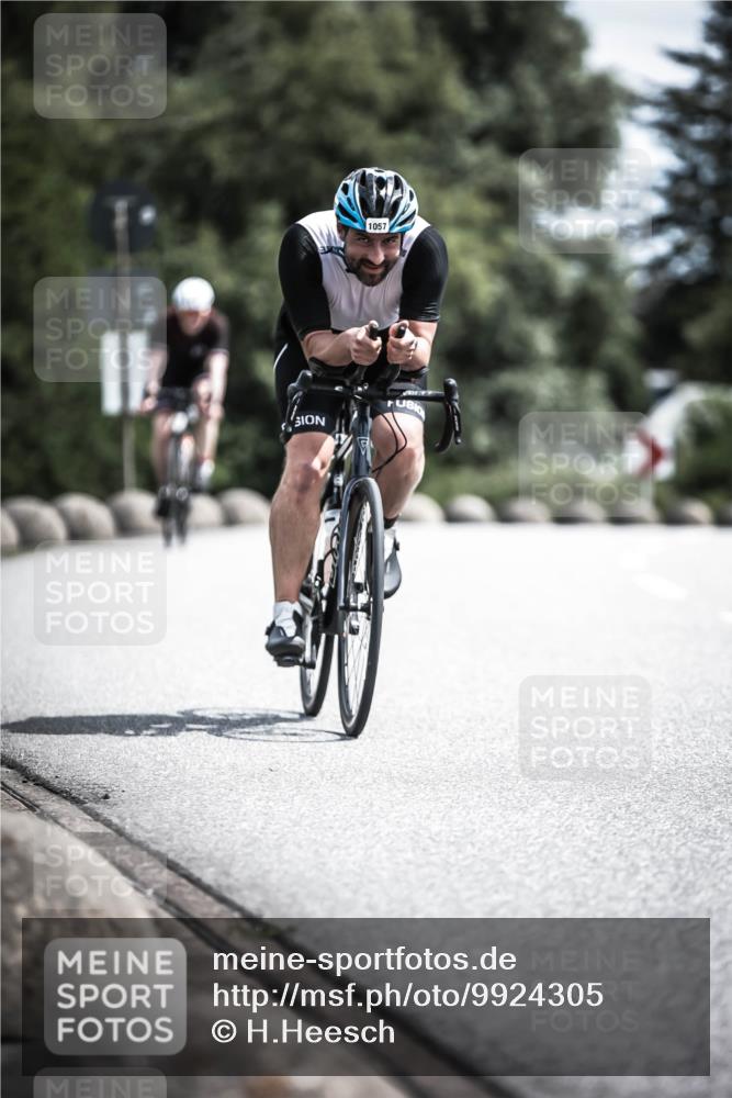 21.06.2026 - 29. Vierlanden-Triathlon H.Heesch http://msf.ph/oto/9924305 21.06.2026 13:08:12 Radfahren 1057 meine-sportfotos.de