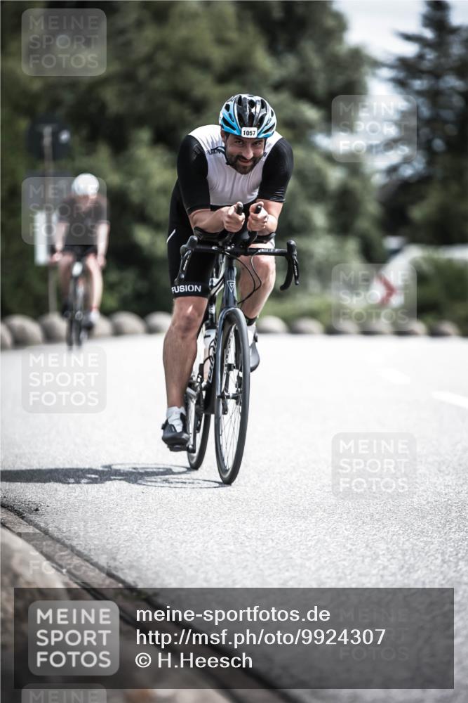 21.06.2026 - 29. Vierlanden-Triathlon H.Heesch http://msf.ph/oto/9924307 21.06.2026 13:08:12 Radfahren 1057 meine-sportfotos.de