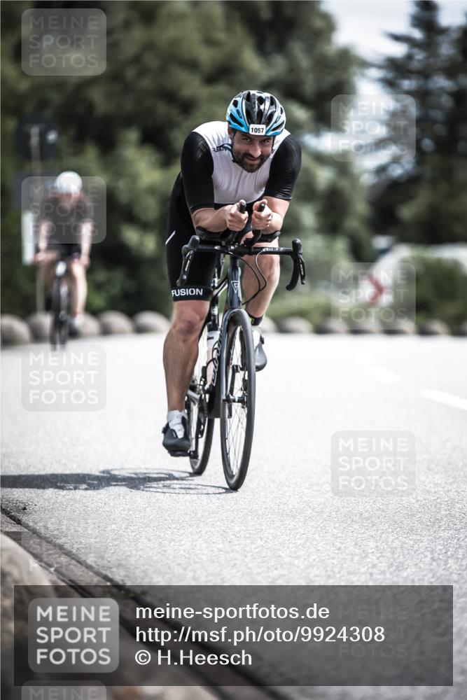21.06.2026 - 29. Vierlanden-Triathlon H.Heesch http://msf.ph/oto/9924308 21.06.2026 13:08:12 Radfahren 1057 meine-sportfotos.de