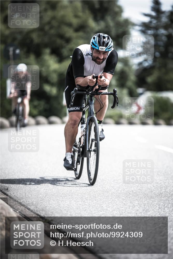 21.06.2026 - 29. Vierlanden-Triathlon H.Heesch http://msf.ph/oto/9924309 21.06.2026 13:08:12 Radfahren 1057 meine-sportfotos.de
