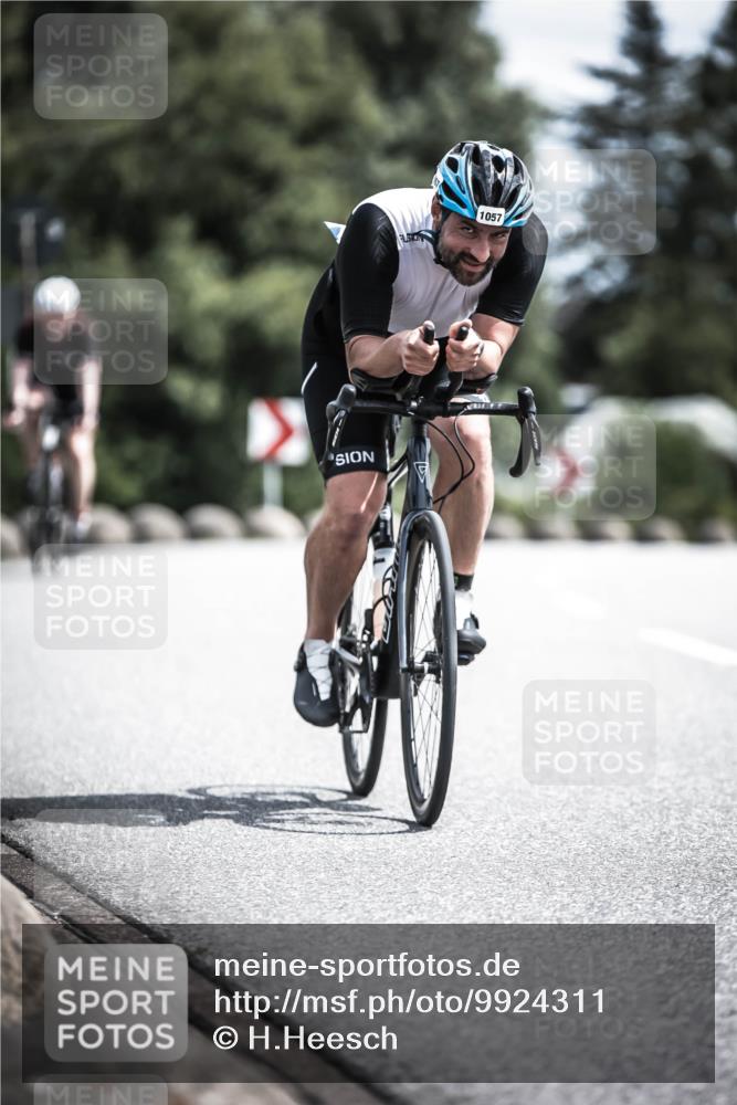 21.06.2026 - 29. Vierlanden-Triathlon H.Heesch http://msf.ph/oto/9924311 21.06.2026 13:08:12 Radfahren 1057 meine-sportfotos.de