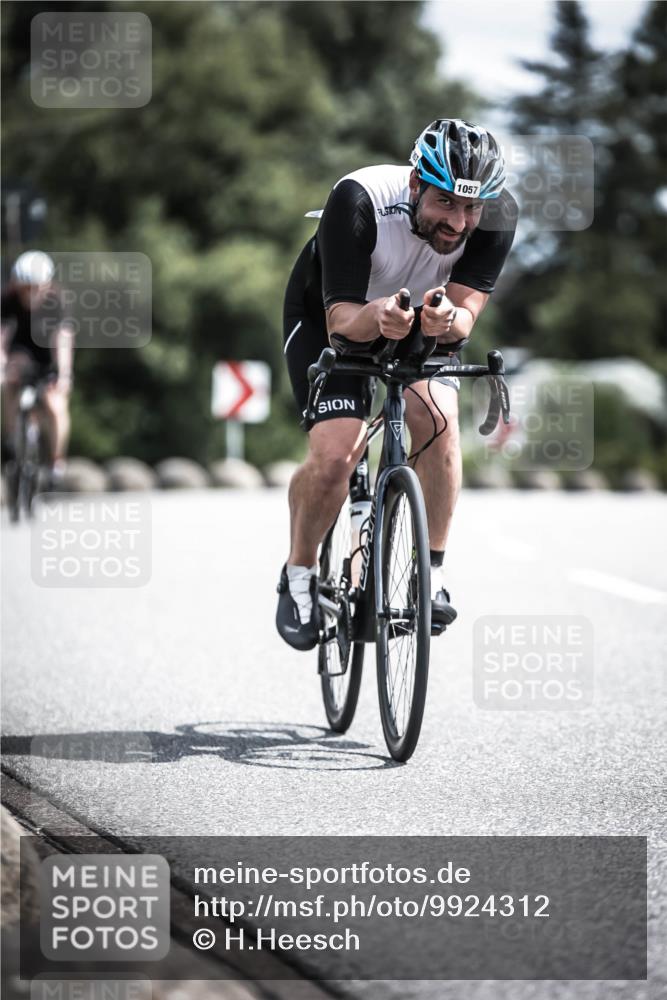 21.06.2026 - 29. Vierlanden-Triathlon H.Heesch http://msf.ph/oto/9924312 21.06.2026 13:08:12 Radfahren 1057 meine-sportfotos.de