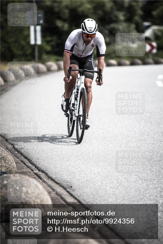 21.06.2026 - 29. Vierlanden-Triathlon H.Heesch http://msf.ph/oto/9924356 21.06.2026 13:08:51 Radfahren 1024 meine-sportfotos.de