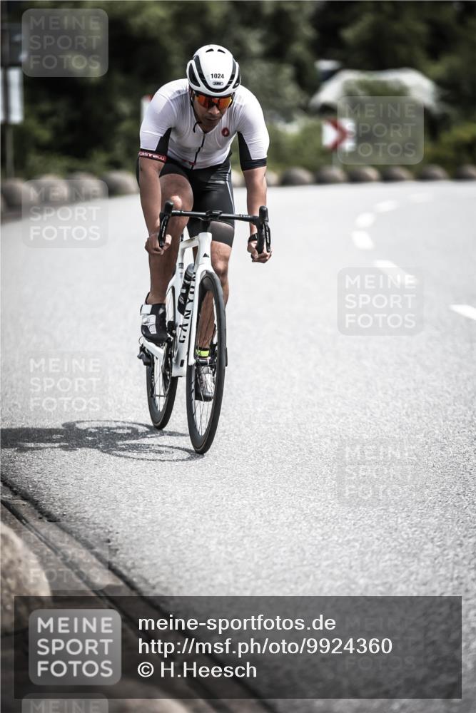 21.06.2026 - 29. Vierlanden-Triathlon H.Heesch http://msf.ph/oto/9924360 21.06.2026 13:08:52 Radfahren 1024 meine-sportfotos.de