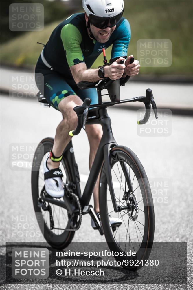 21.06.2026 - 29. Vierlanden-Triathlon H.Heesch http://msf.ph/oto/9924380 21.06.2026 13:13:26 Radfahren 1039 meine-sportfotos.de