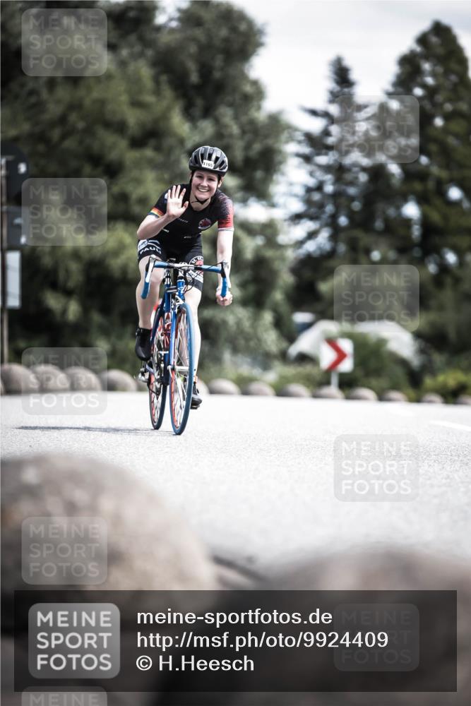 21.06.2026 - 29. Vierlanden-Triathlon H.Heesch http://msf.ph/oto/9924409 21.06.2026 13:14:17 Radfahren 1165 meine-sportfotos.de