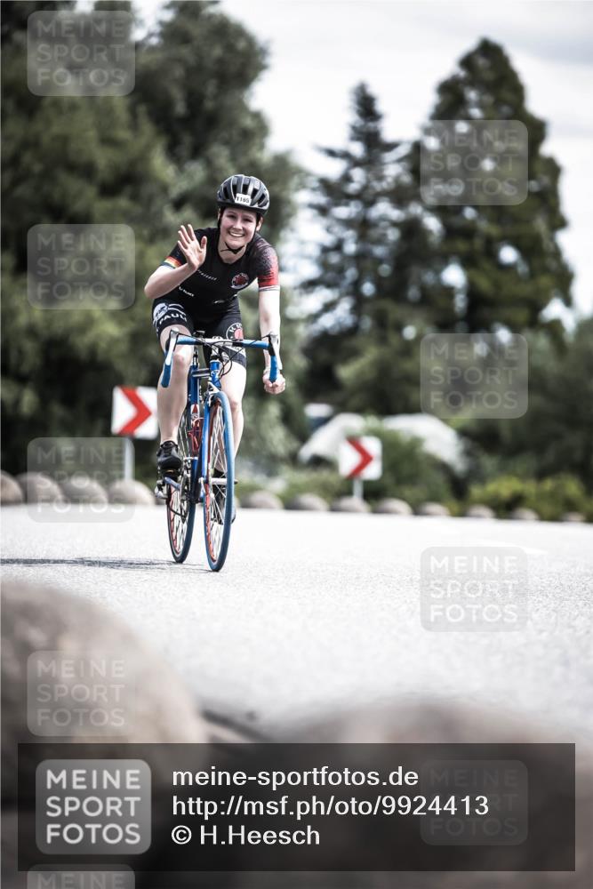 21.06.2026 - 29. Vierlanden-Triathlon H.Heesch http://msf.ph/oto/9924413 21.06.2026 13:14:17 Radfahren 1165 meine-sportfotos.de