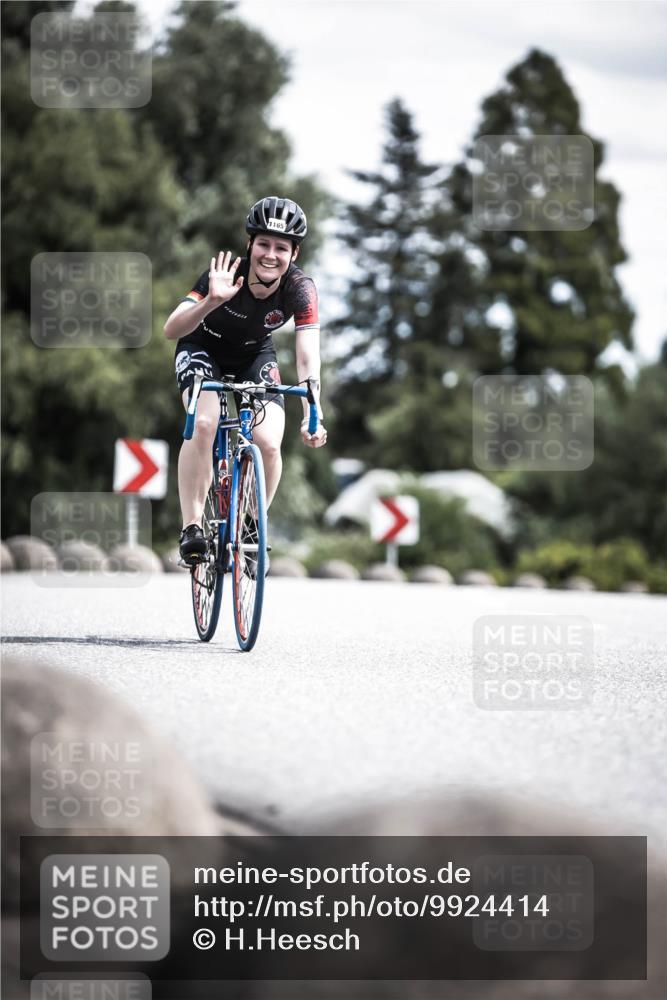 21.06.2026 - 29. Vierlanden-Triathlon H.Heesch http://msf.ph/oto/9924414 21.06.2026 13:14:17 Radfahren 1165 meine-sportfotos.de