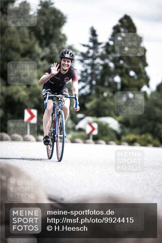 21.06.2026 - 29. Vierlanden-Triathlon H.Heesch http://msf.ph/oto/9924415 21.06.2026 13:14:17 Radfahren 1165 meine-sportfotos.de