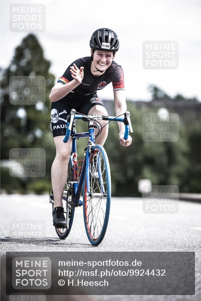 21.06.2026 - 29. Vierlanden-Triathlon H.Heesch http://msf.ph/oto/9924432 21.06.2026 13:14:18 Radfahren 1165 meine-sportfotos.de