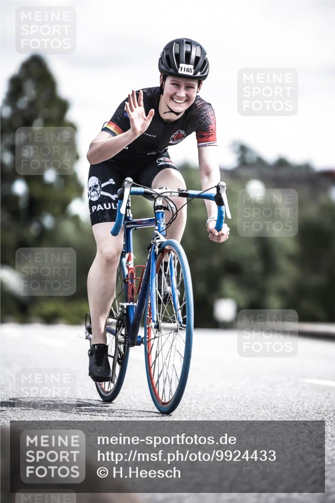 21.06.2026 - 29. Vierlanden-Triathlon H.Heesch http://msf.ph/oto/9924433 21.06.2026 13:14:18 Radfahren 1165 meine-sportfotos.de
