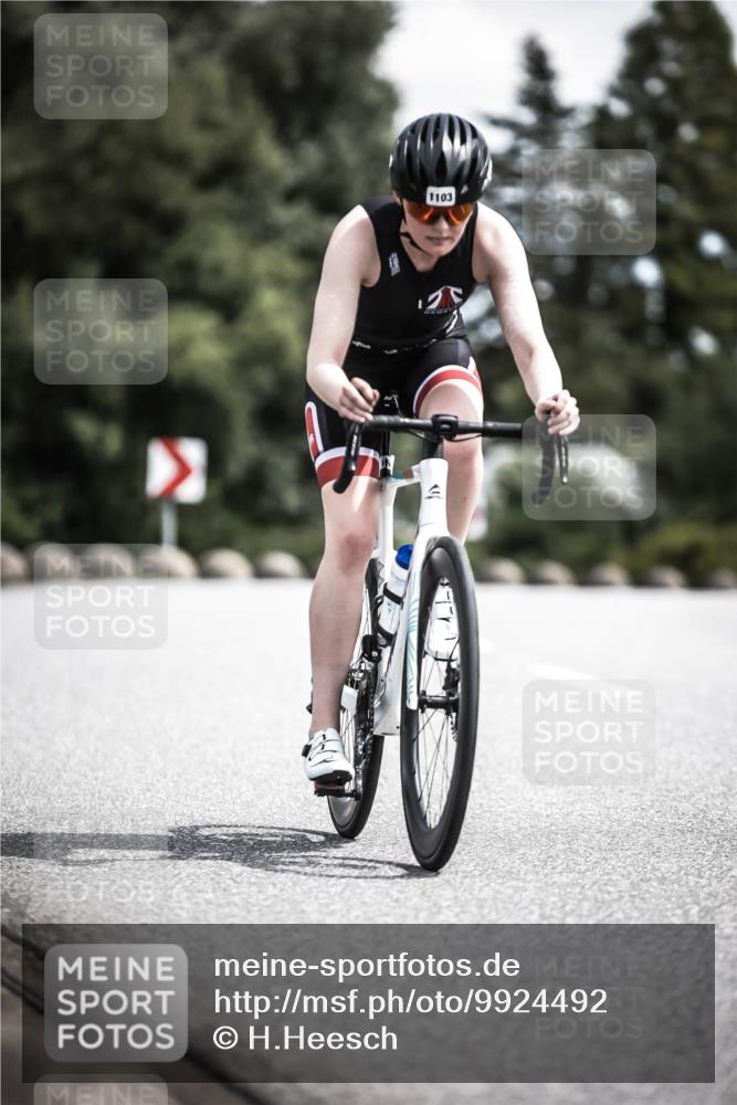 21.06.2026 - 29. Vierlanden-Triathlon H.Heesch http://msf.ph/oto/9924492 21.06.2026 13:15:12 Radfahren 1103 meine-sportfotos.de