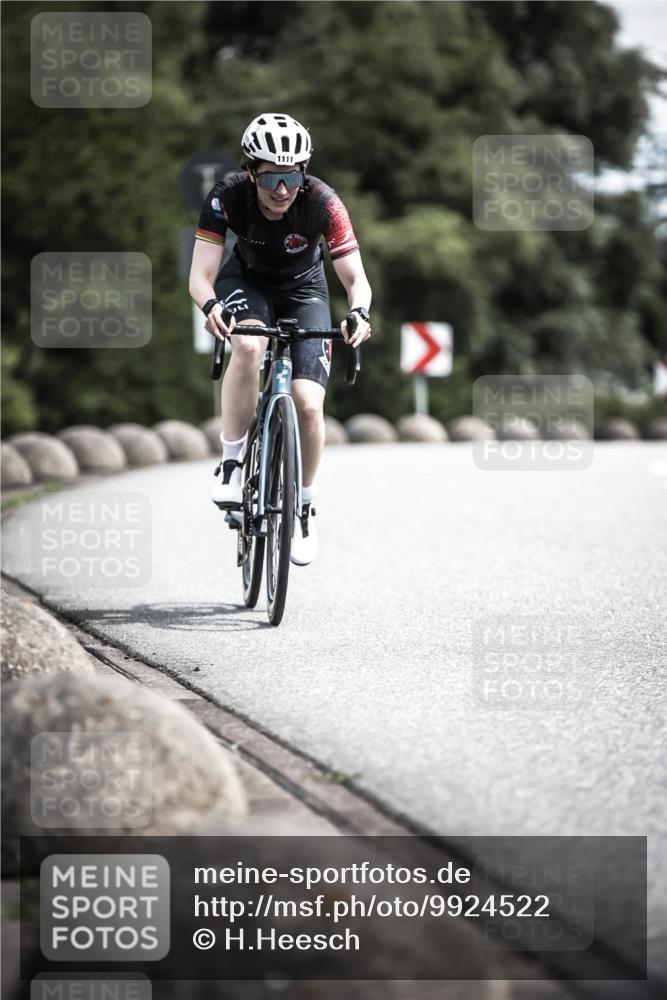 21.06.2026 - 29. Vierlanden-Triathlon H.Heesch http://msf.ph/oto/9924522 21.06.2026 13:15:30 Radfahren 1111 meine-sportfotos.de