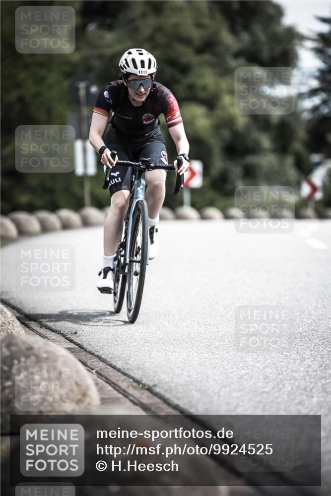21.06.2026 - 29. Vierlanden-Triathlon H.Heesch http://msf.ph/oto/9924525 21.06.2026 13:15:30 Radfahren 1111 meine-sportfotos.de