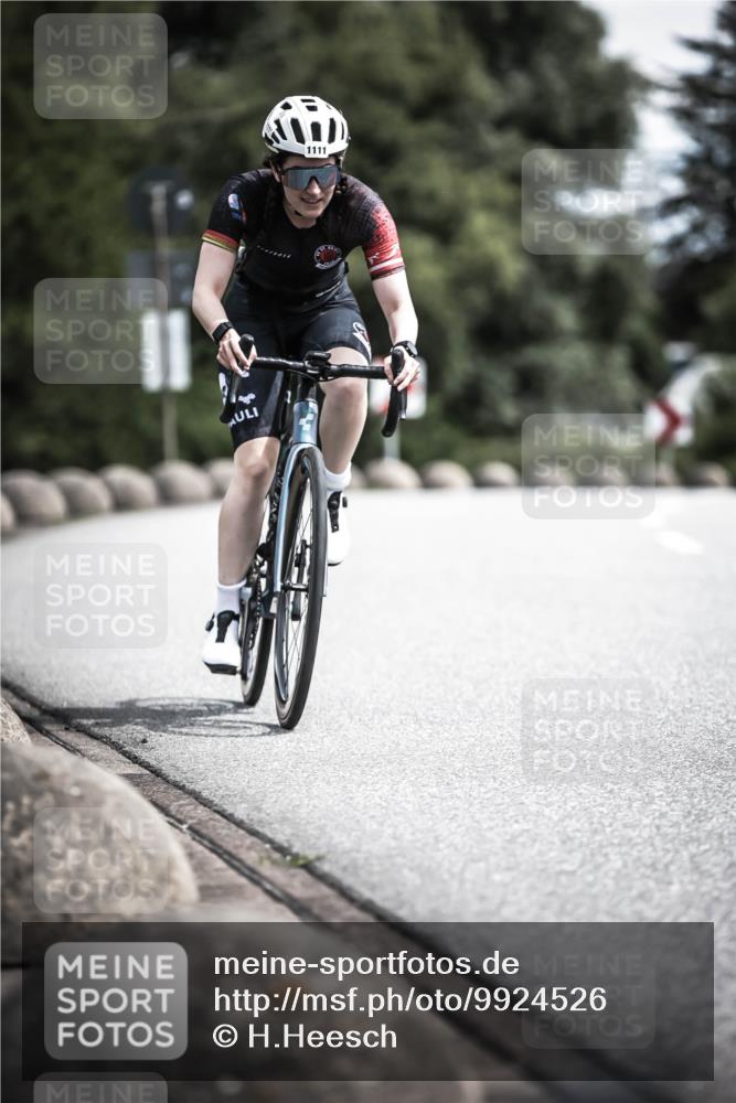 21.06.2026 - 29. Vierlanden-Triathlon H.Heesch http://msf.ph/oto/9924526 21.06.2026 13:15:30 Radfahren 11, 1111 meine-sportfotos.de