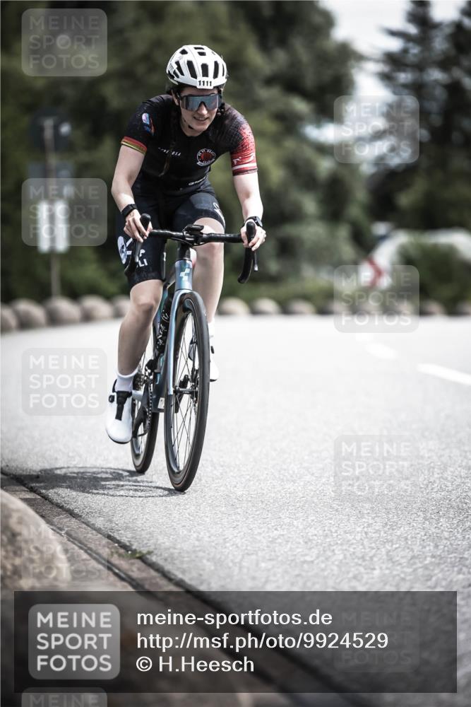 21.06.2026 - 29. Vierlanden-Triathlon H.Heesch http://msf.ph/oto/9924529 21.06.2026 13:15:30 Radfahren 1111 meine-sportfotos.de