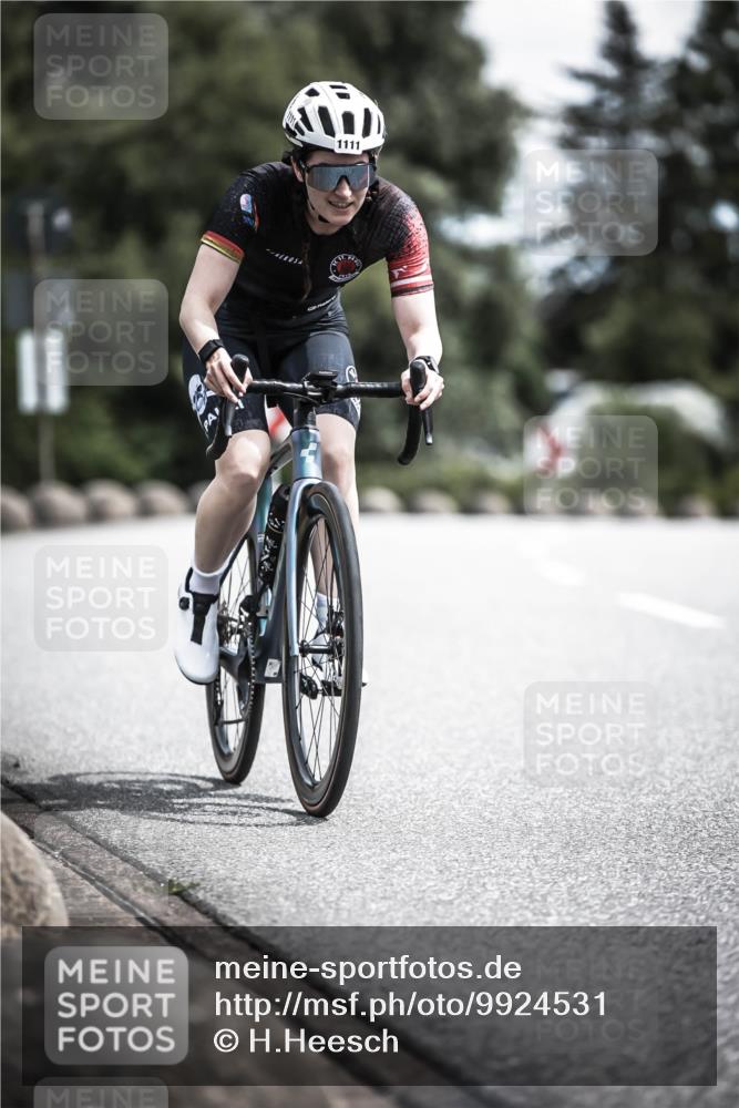 21.06.2026 - 29. Vierlanden-Triathlon H.Heesch http://msf.ph/oto/9924531 21.06.2026 13:15:31 Radfahren 1111 meine-sportfotos.de
