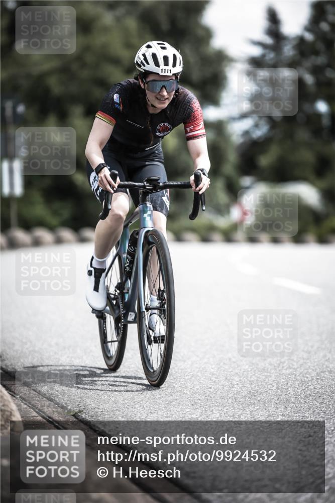 21.06.2026 - 29. Vierlanden-Triathlon H.Heesch http://msf.ph/oto/9924532 21.06.2026 13:15:31 Radfahren 11, 1111 meine-sportfotos.de