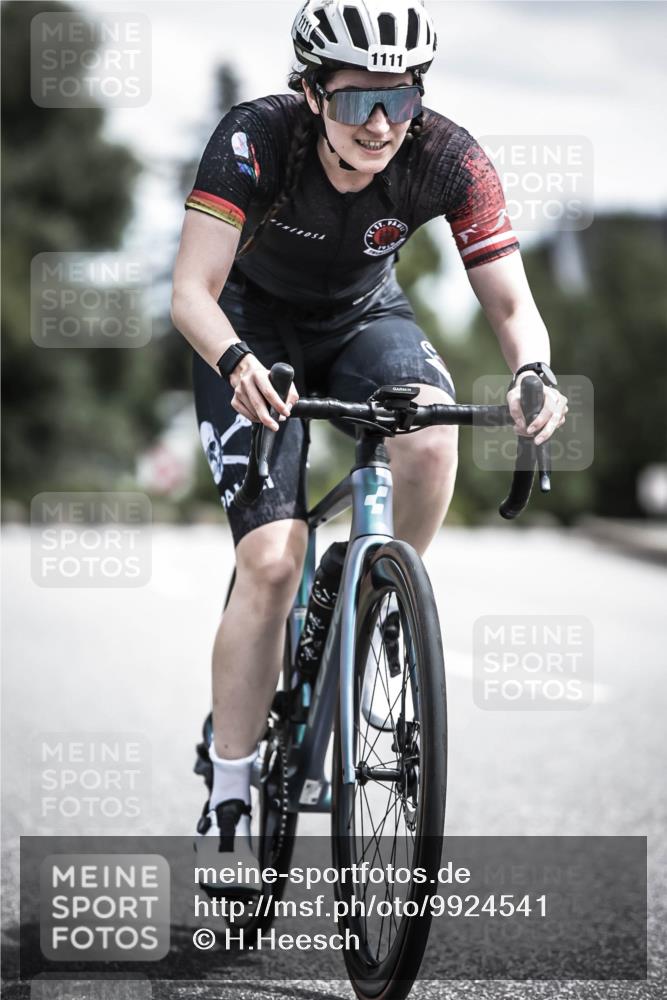 21.06.2026 - 29. Vierlanden-Triathlon H.Heesch http://msf.ph/oto/9924541 21.06.2026 13:15:31 Radfahren 1111 meine-sportfotos.de