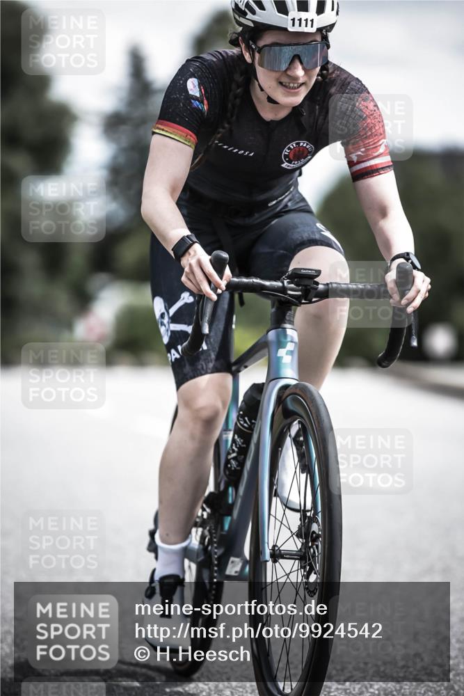 21.06.2026 - 29. Vierlanden-Triathlon H.Heesch http://msf.ph/oto/9924542 21.06.2026 13:15:31 Radfahren 1111 meine-sportfotos.de
