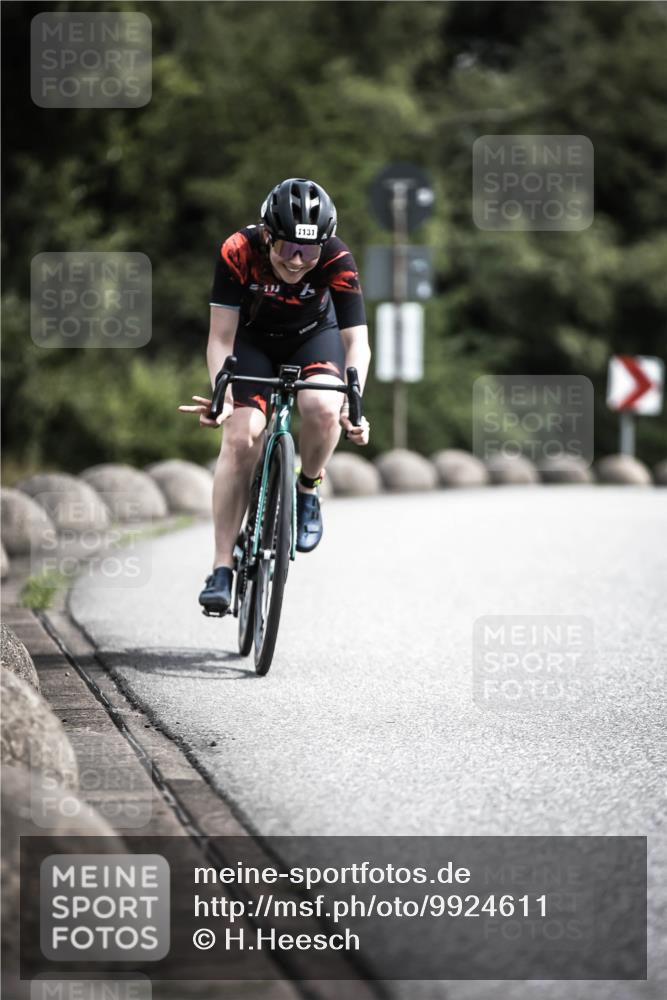 21.06.2026 - 29. Vierlanden-Triathlon H.Heesch http://msf.ph/oto/9924611 21.06.2026 13:16:12 Radfahren 7, 10, 1131 meine-sportfotos.de