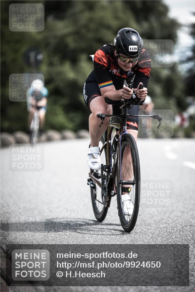 21.06.2026 - 29. Vierlanden-Triathlon H.Heesch http://msf.ph/oto/9924650 21.06.2026 13:16:17 Radfahren 1129 meine-sportfotos.de